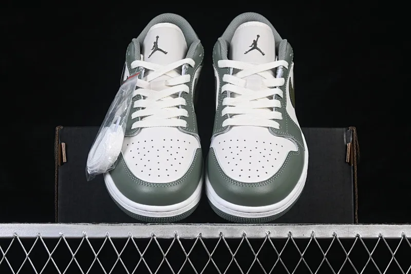 All categories Air Jordan Jordan series basketball shoes Air Jordan 1 Low High-end customized low-top sneakers Air Jordan 1 Low AJ1 Joe 1 meter white and green low-level cultural casual sneakers 553558-300